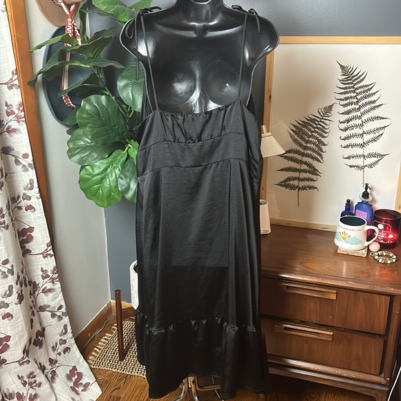 NEW Plus Size Nine West Strappy Fit & Flare Midi Dress - Picture 6 of 7